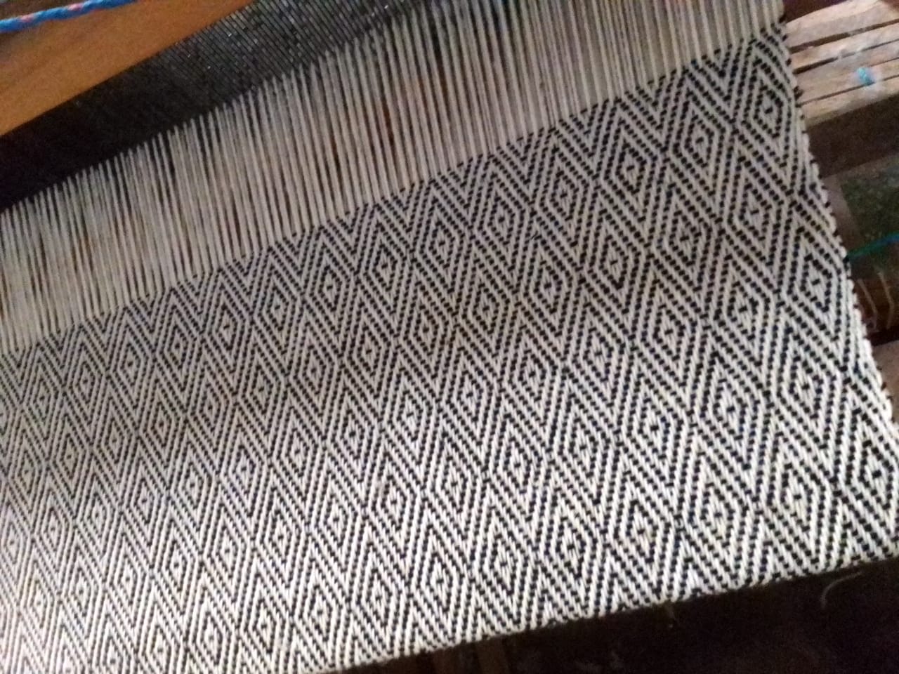 Rombo Wool Rug Aztec - Southwestern - Ethnic Design - Black and White diamond design - Small rug